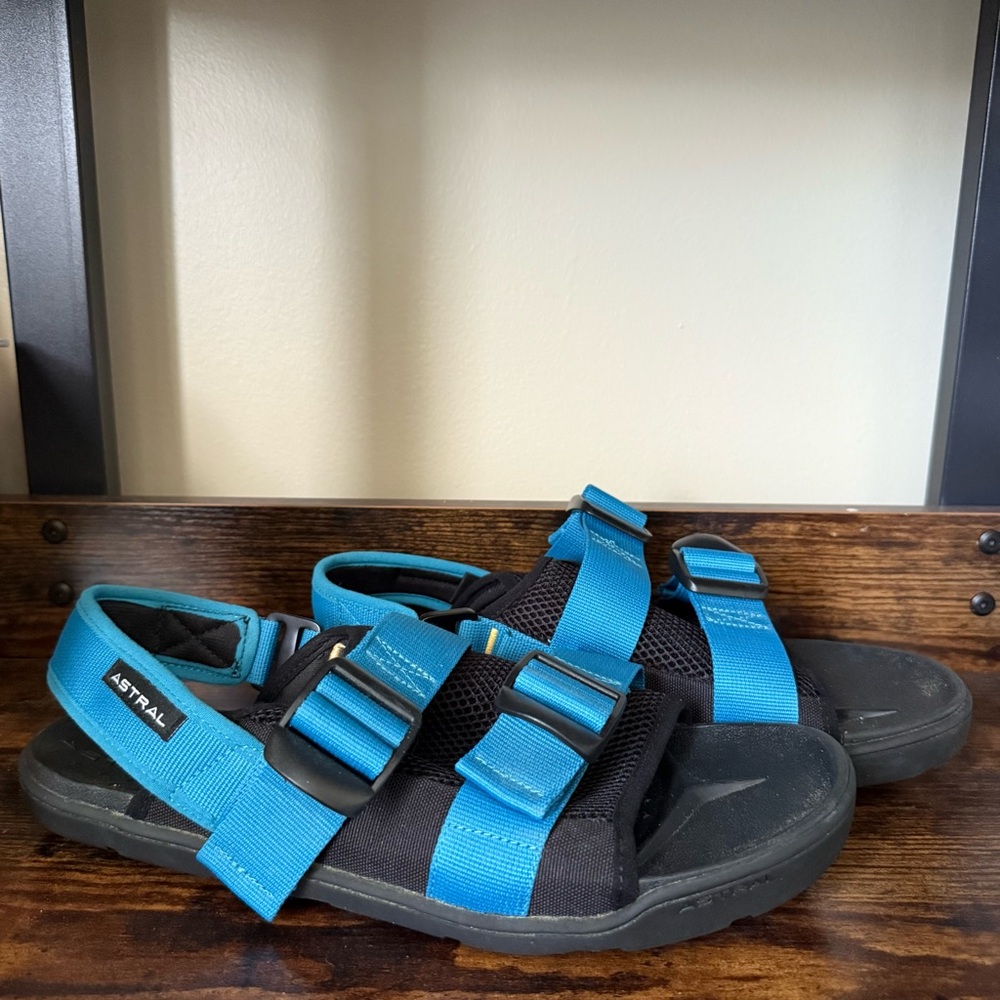 Astral Black Blue Outdoor Sandals with Adjustable Straps Waterproof Women’s 11